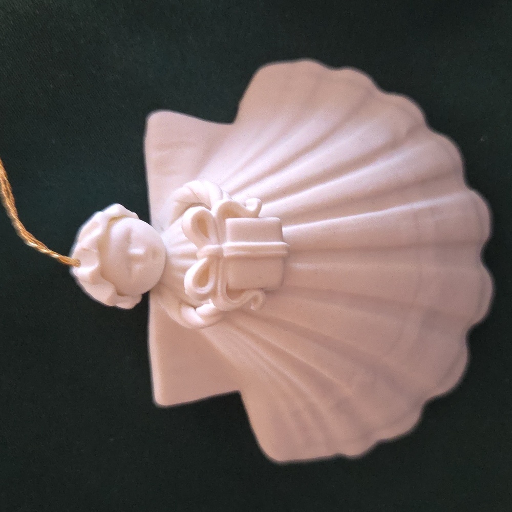 Gift Angel Ornament 1991. Made In The USA.